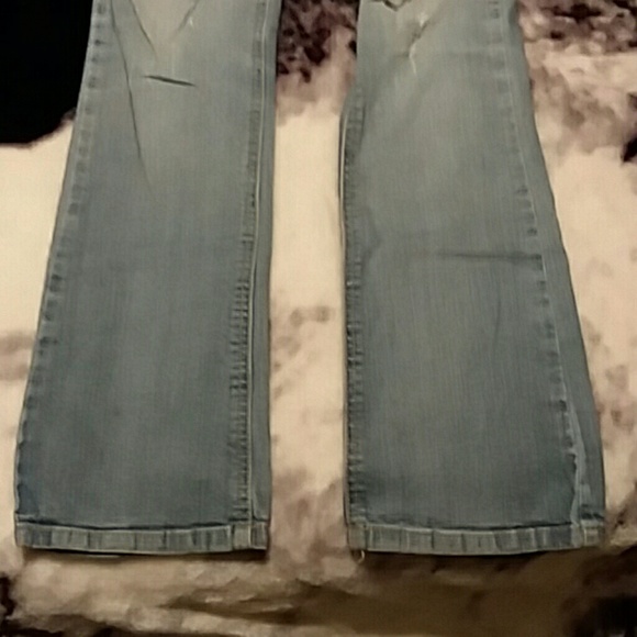 Distressed jeans. Very comfortable looking. Size 1 - Picture 2 of 4